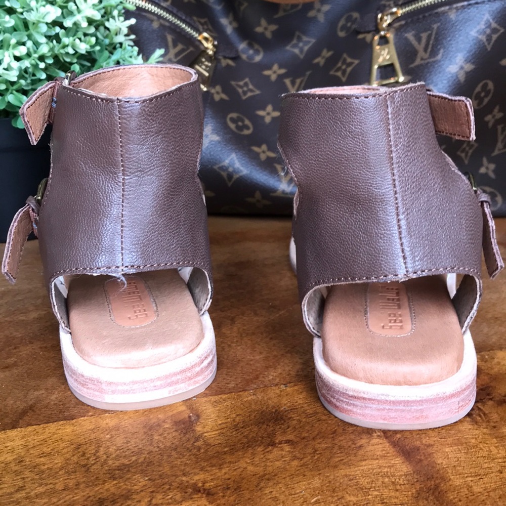 Anthropologie Gee Wawa Leather Animal Print Sandal - Picture 4 of 8